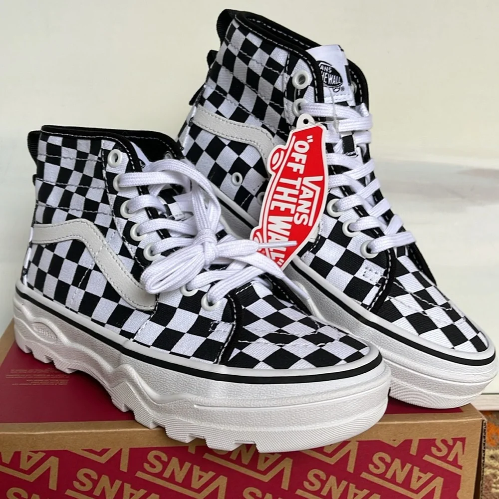 Vans WMNS Sentry Sk8-Hi
Checkerboard
VN0A5KY5705
Sneakers - Picture 4 of 16